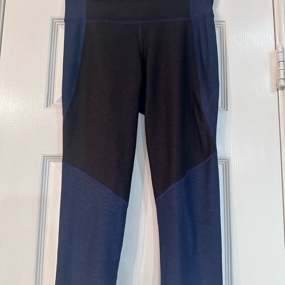 Outdoor Voices‎ Black and Blue Leggings